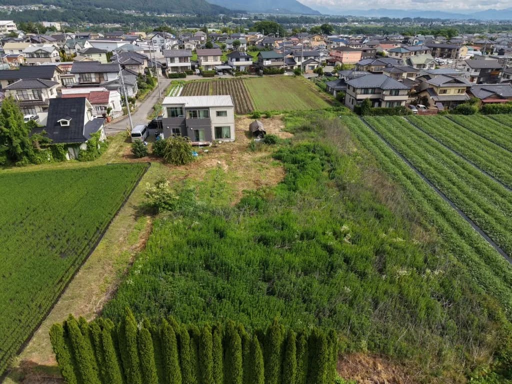 ドローンによる空き地の現地調査の様子
